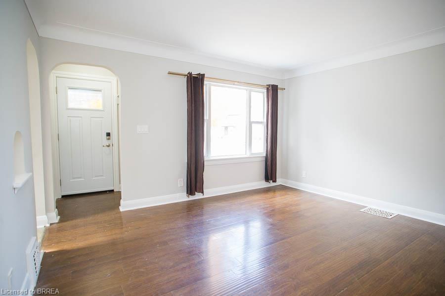 76 Mount Pleasant Street, Brantford 3