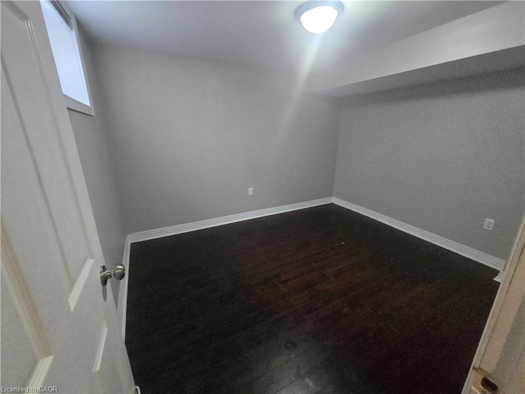 Unit B - 996 Queensdale Avenue E, Hamilton 2