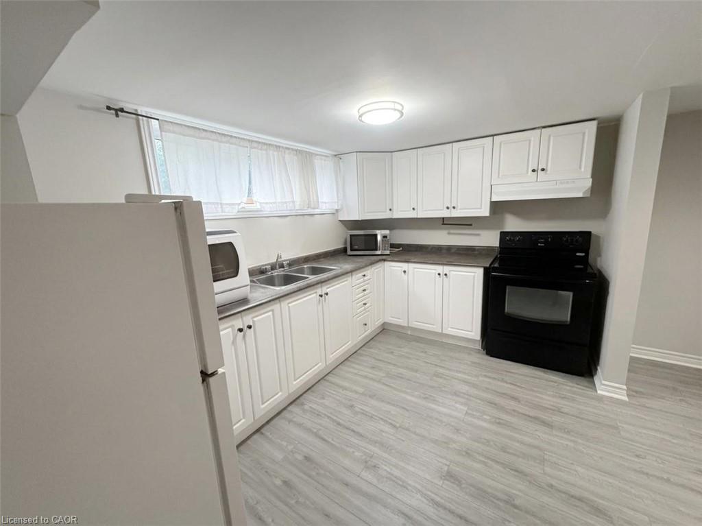 Unit 2 Lower - 1 Burfield Avenue, Hamilton 4