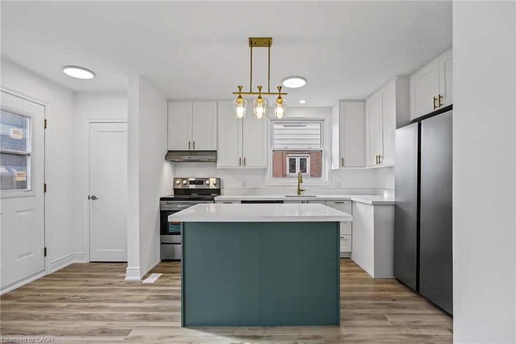 Unit Upper - 156 East 36th Street, Hamilton 5