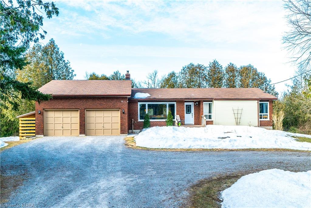40 Hickory Beach Road, Fenelon Falls, ON Detached, Single Family
