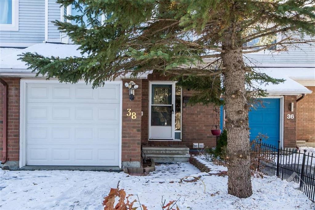 38 PIPER Crescent, Kanata, ON Row Unit, 2 Storey HouseSigma