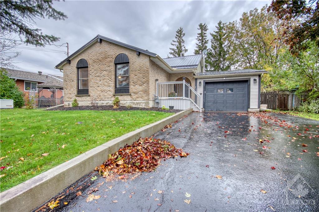 116 PRUYN Crescent, Loyalist Twp, ON Detached For Sale HouseSigma