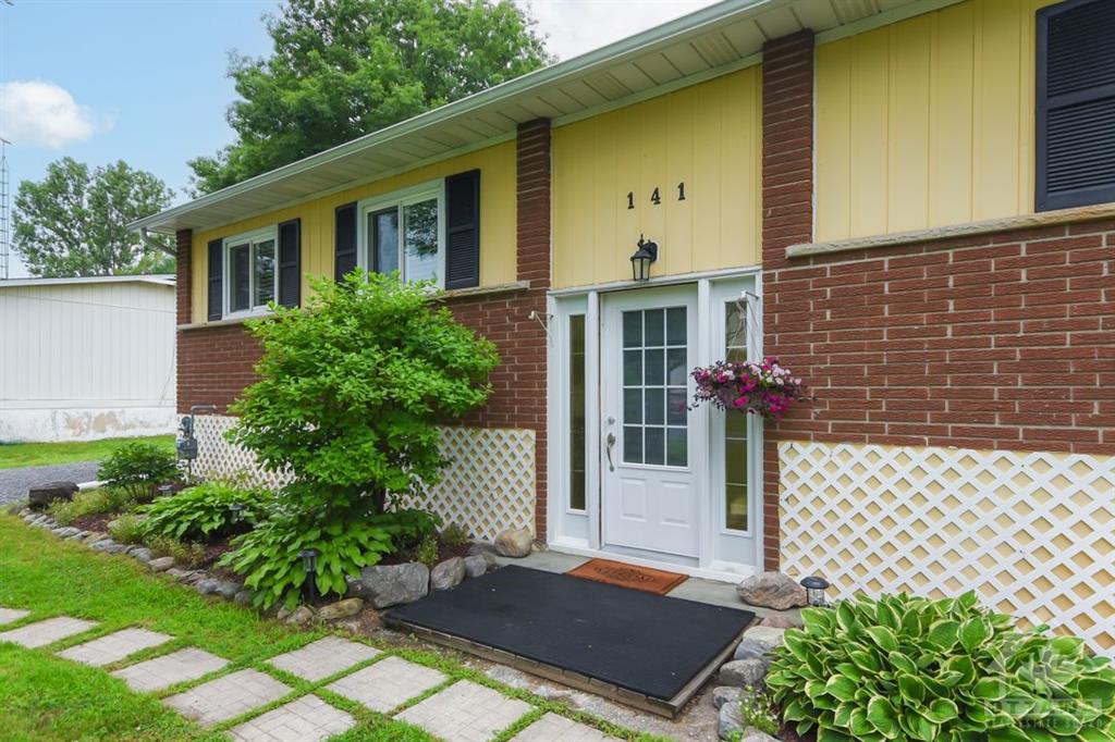 141 MARTIN Street, Limoges, Ontario K0A2M0 For Sale HouseSigma