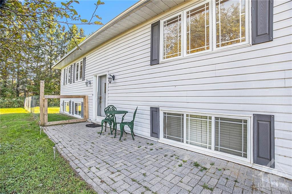 3406 CHAMPLAIN Street, Bourget, Ontario K0A2A0 For Sale HouseSigma