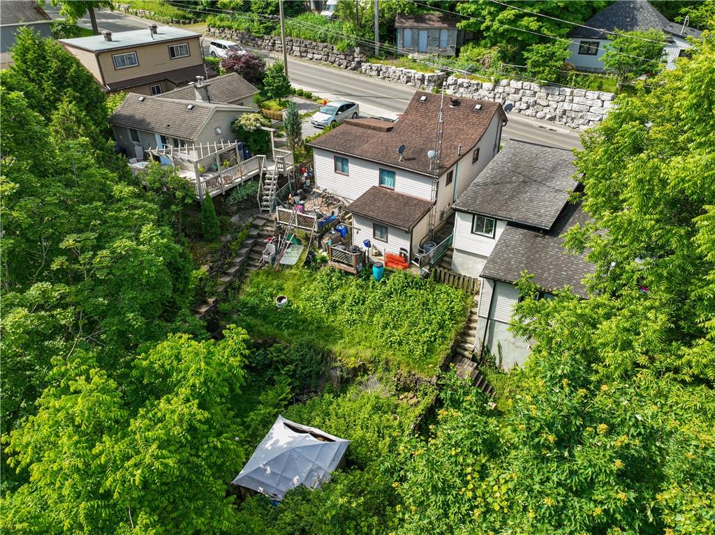 47 MOUNTAIN Street, Grimsby, Ontario L3M3K2 Sold History HouseSigma